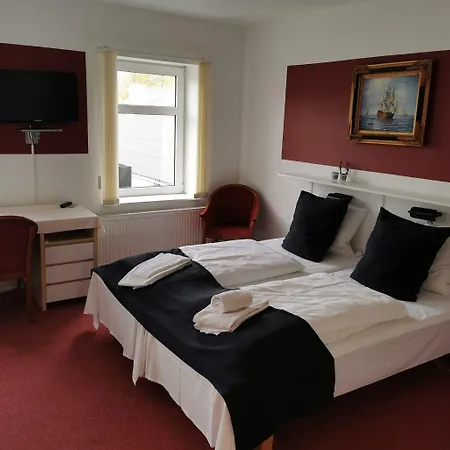 Klover Es Hotel
