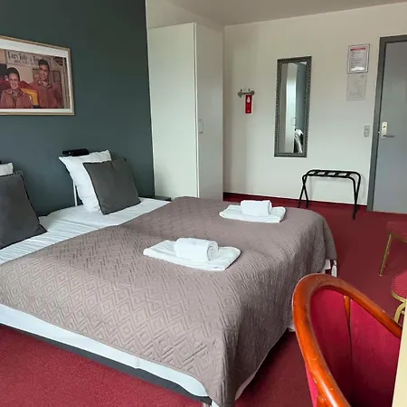 Klover Es Hotel 3*