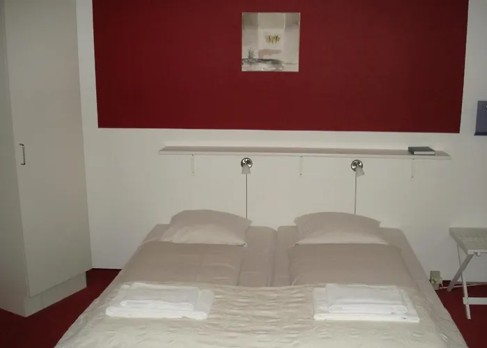 Klover Es Otel Hellevad