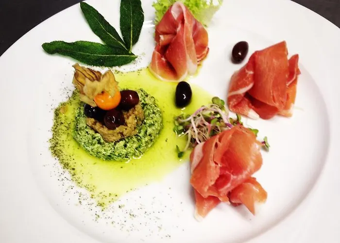 Otel Klover Es Hellevad